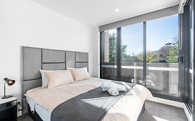 Modern Apartment Next To Canberra Centre